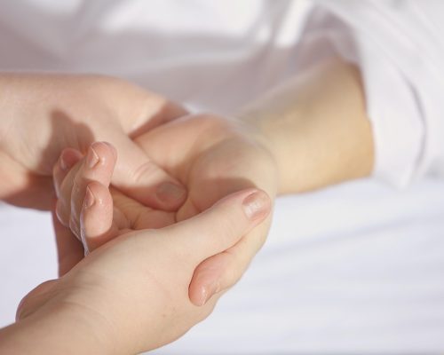 hands-1327811_1280