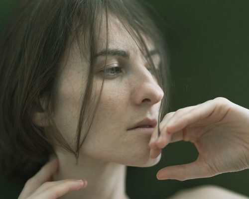 woman-6373367_1280
